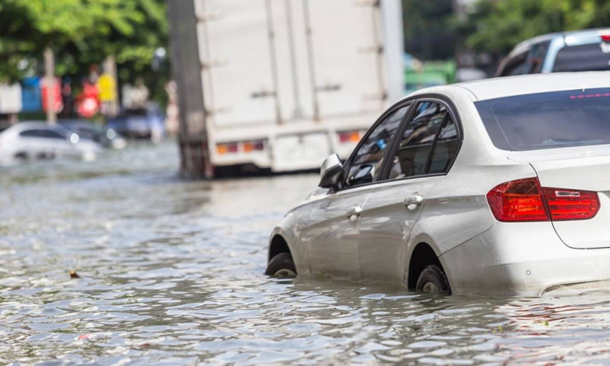 asuransi mobil terendam banjir